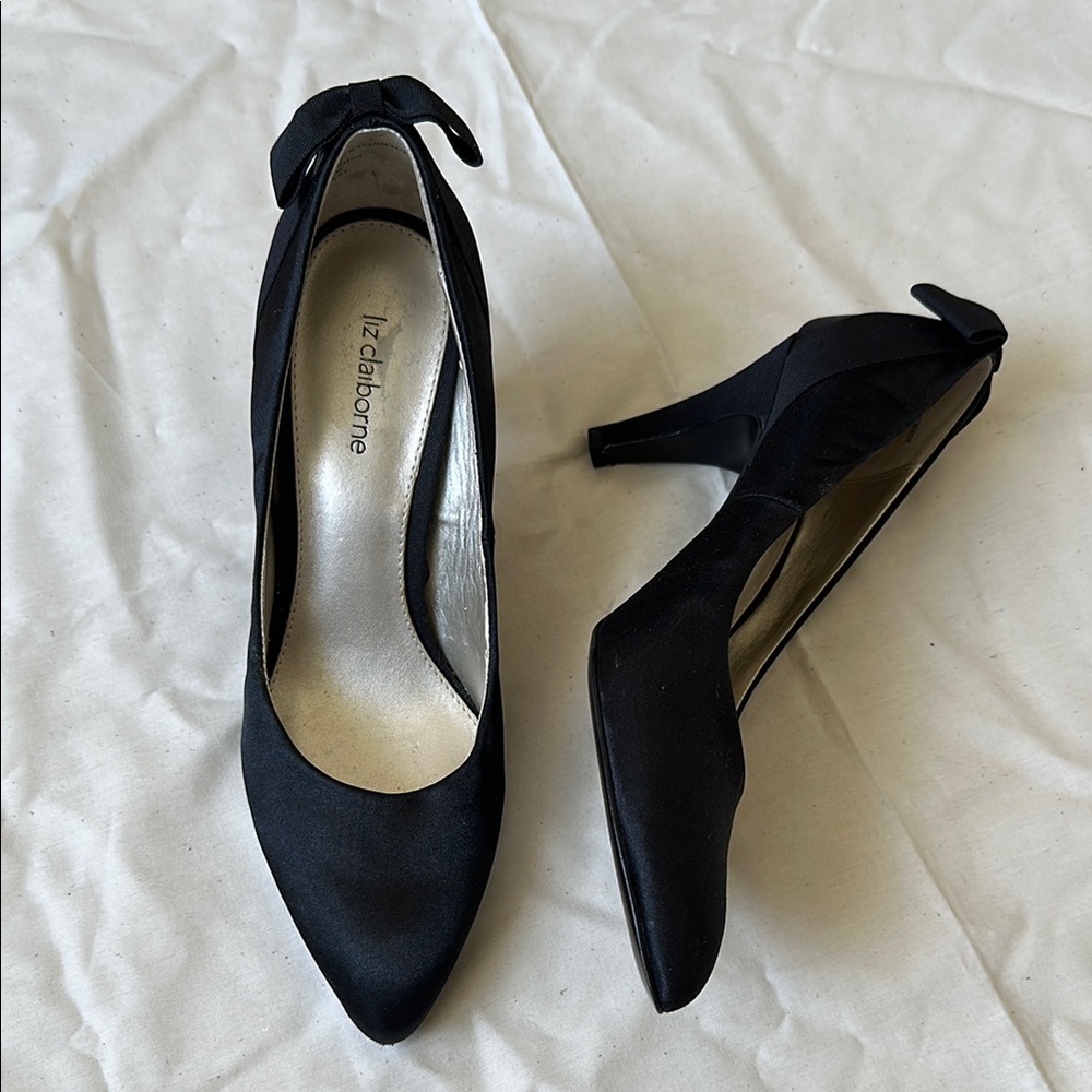 Liz Claiborne Black Satin Pumps